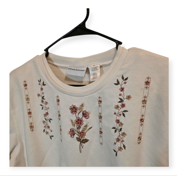 Alfred Dunner Floral Embroidered Sweatshirt XL Cottagecore Vintage Cozy - Picture 3 of 4